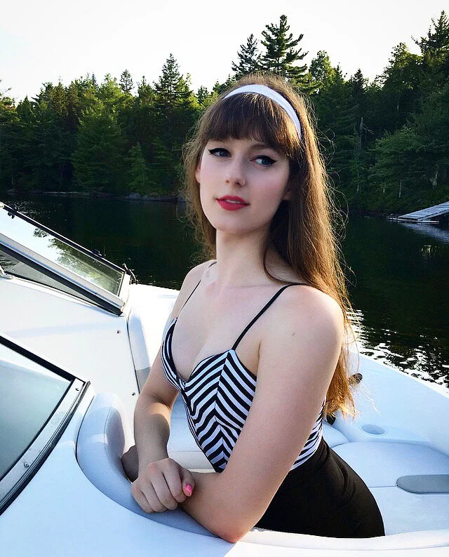 Jinsiy aloqa Julia onlayn Temir gigant porno komikslar